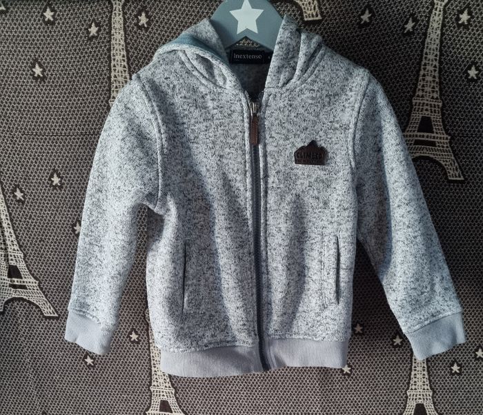 Gilet gris chiné zippée à capuche 4ans