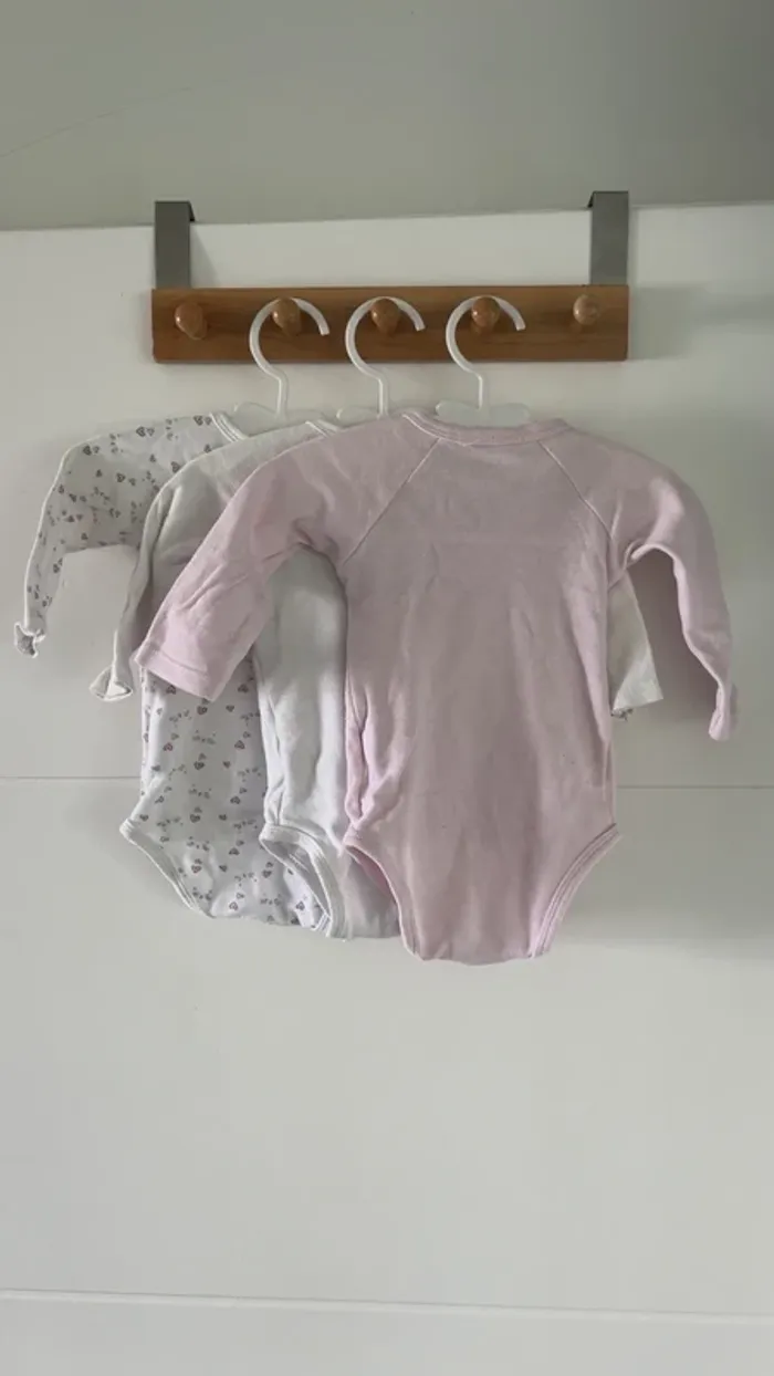 Lot bodies bébé fille - photo numéro 4
