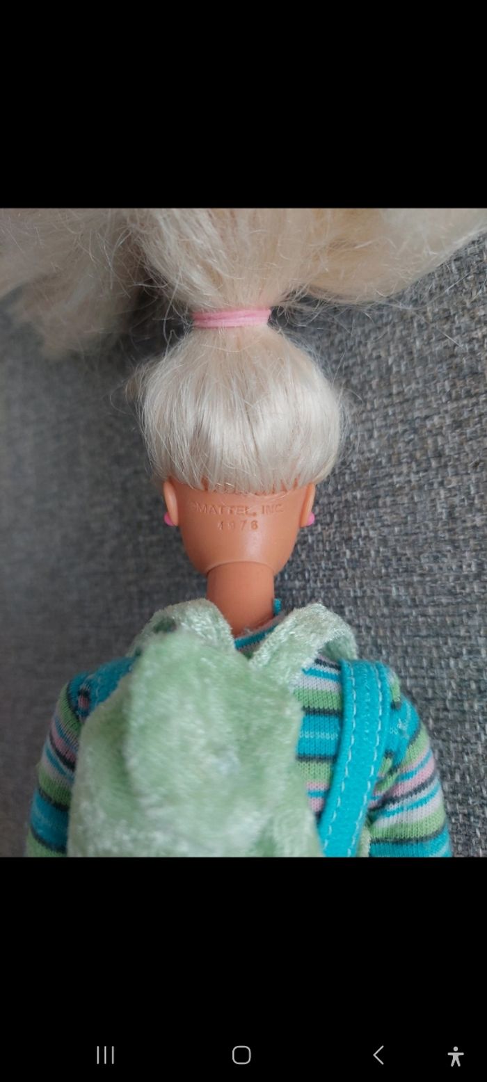 Poupée barbie 1976 et tenues - photo numéro 5
