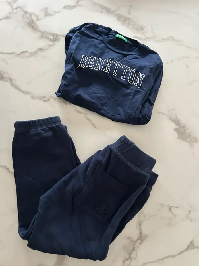 Ensemble united Colors of benetton taille  7/8 ans