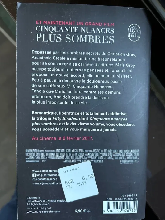 Livre cinquante nuances plus sombres - photo numéro 2