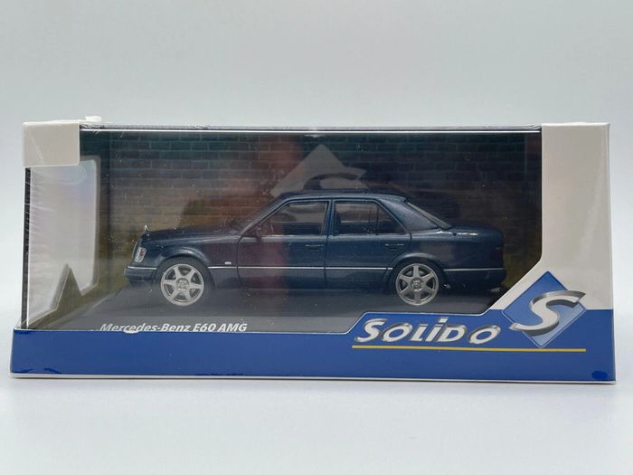 Mercedes-Benz W124 E60 AMG (1994) 1/43 Solido