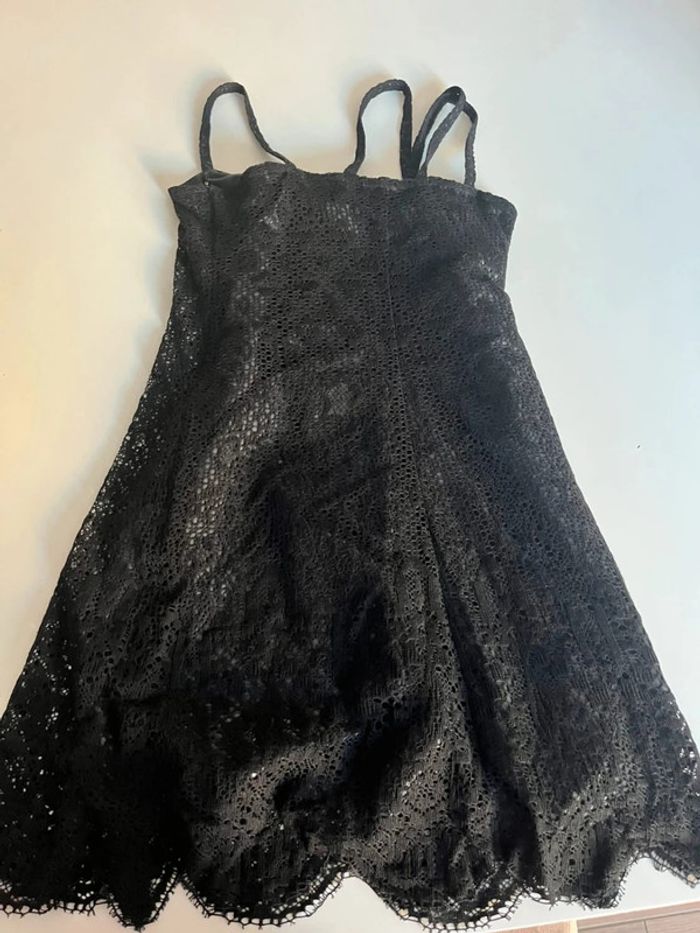 Robe dentelle noire