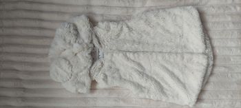 Veste sans manches à capuche fausse fourrure Young Dimension 9 mois