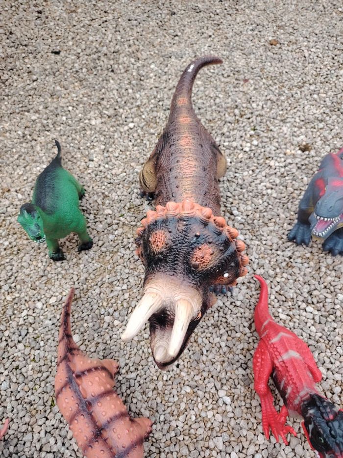 Lot dinosaure - photo numéro 2