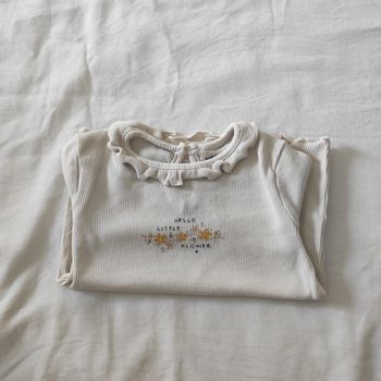 T-shirt manches longues bébé fille Kiabi beige côtelé 9 mois