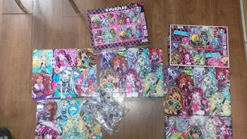 Puzzle Monster High dont 1 neuf