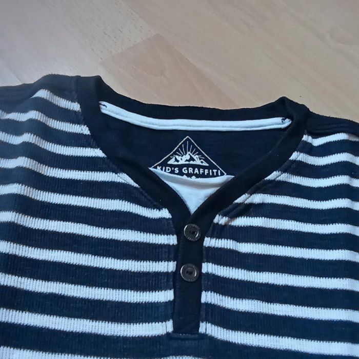 Superbe pull en maille fine 10 ans 🍀 kid's graffiti 🍀 très bon état - photo numéro 2