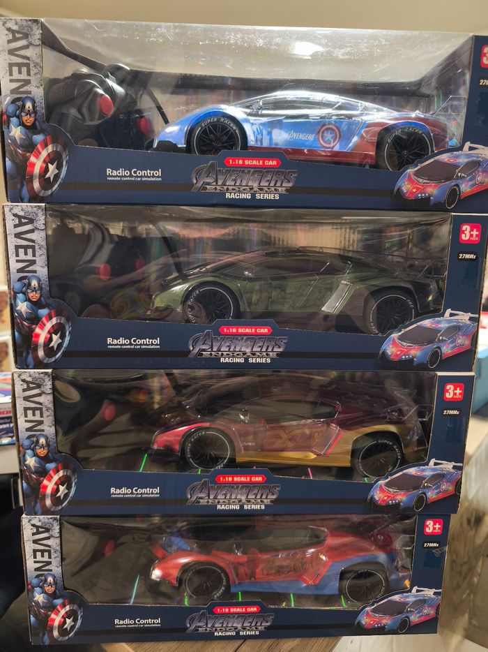 voiture télécommandée avengers neuf