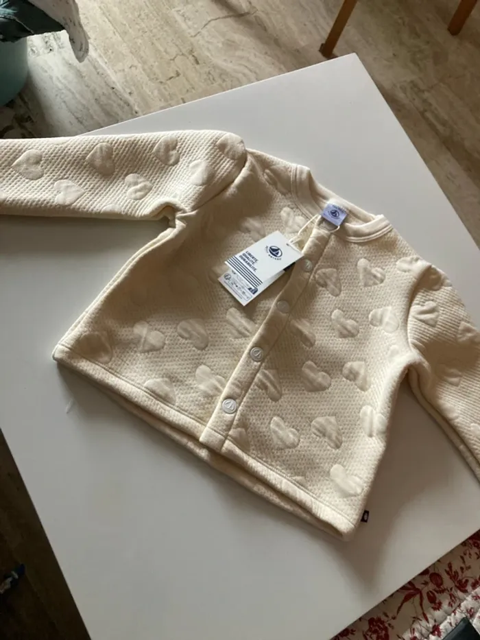 Cardigan à cœur, petit bateau, 3 ans