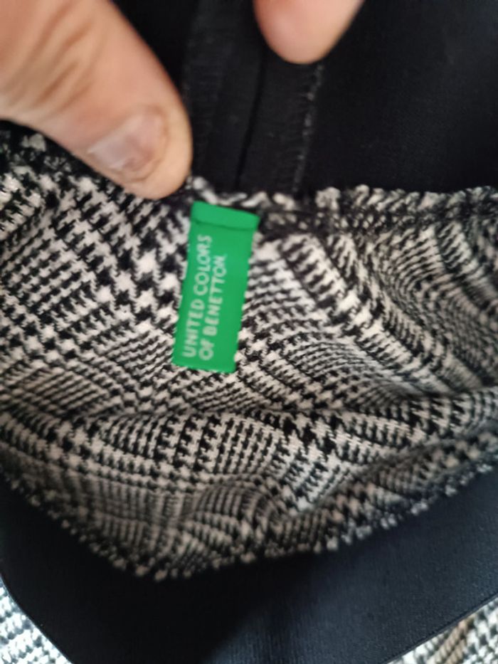 Jupe noir et blanche petit carreaux 6/7 ans - photo numéro 3