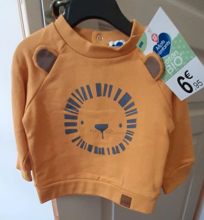 Pull 6 mois mots d'enfants neuf