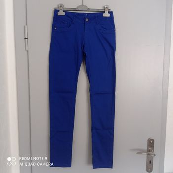 Pantalon bleu dur t36/38?