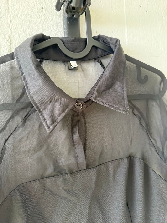 Petite robe noire fluide légère transparence manches et décolleté - photo numéro 9