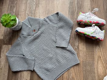 - Pull La Halle  - 8 ans - Très bon état 