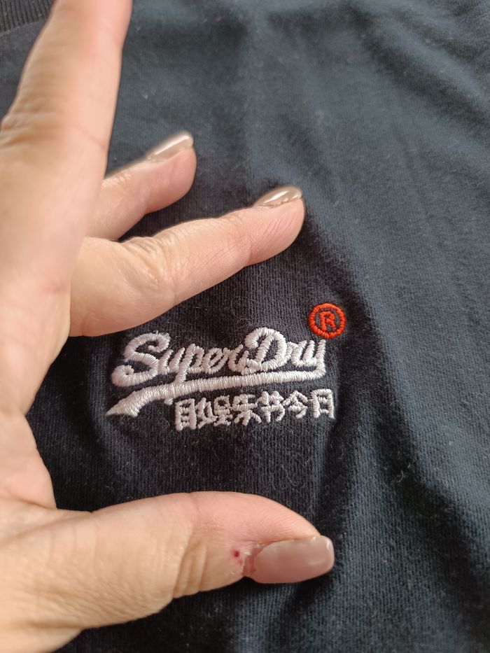Tee shirt Super dry taille X S - photo numéro 2