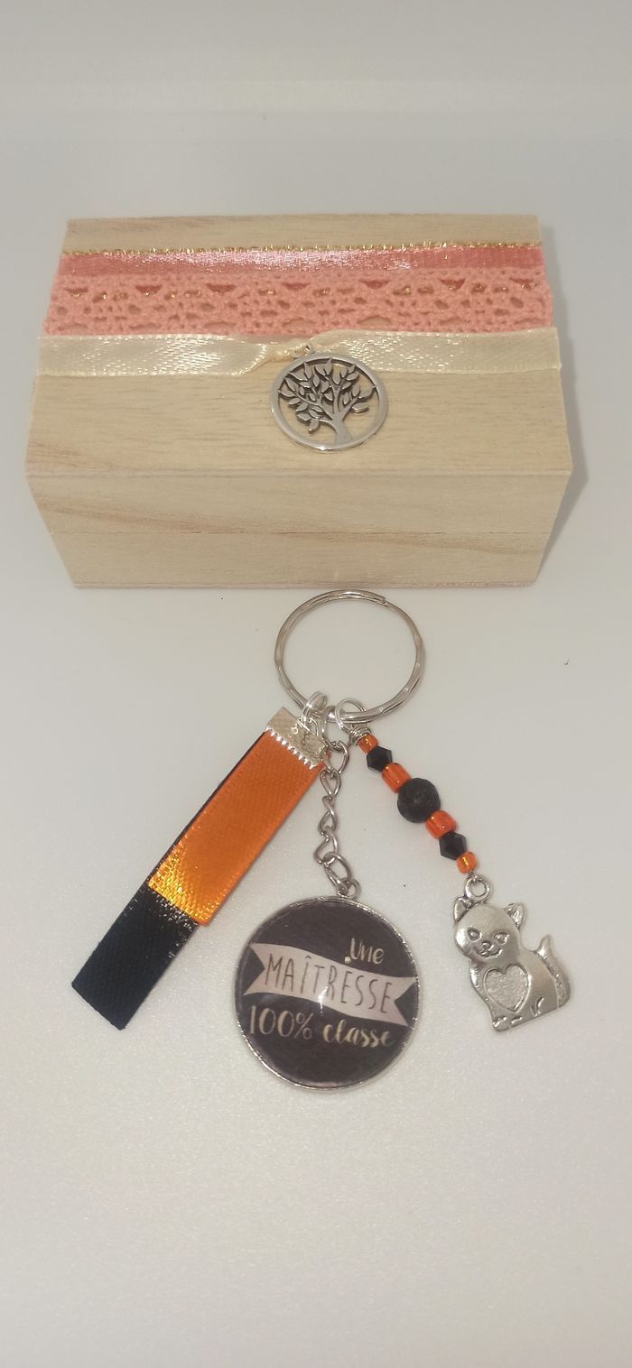 Cadeau maîtresse, porte clé message bijoux de sac " Maîtresse 100%classe" - photo numéro 2