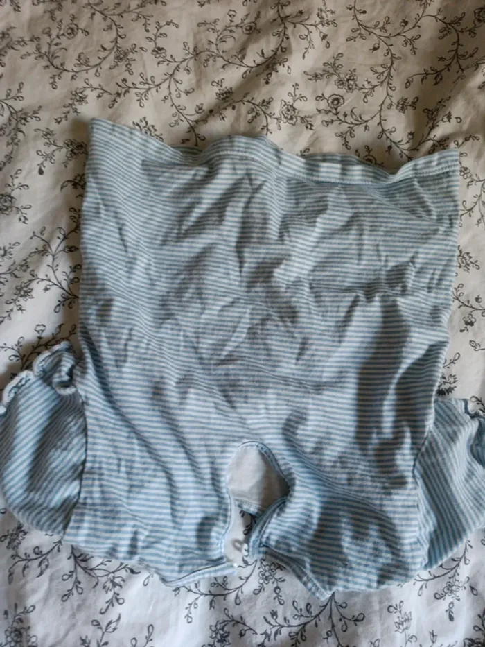Tee shirt manches courtes à volants H&M 98cm rayé bleu et blanc - photo numéro 4