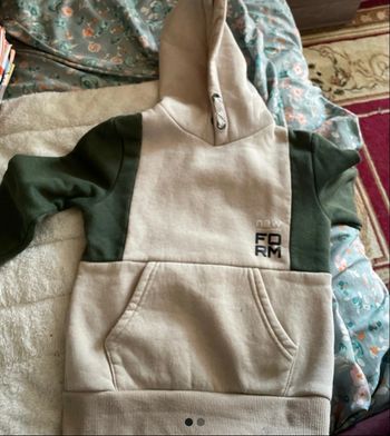 Pull avec capuche 
