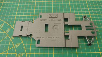 Châssis inférieur pièce détachée miniature Burago Bburago Ferrari F40 1/18 1/18e 1/18ème #D88