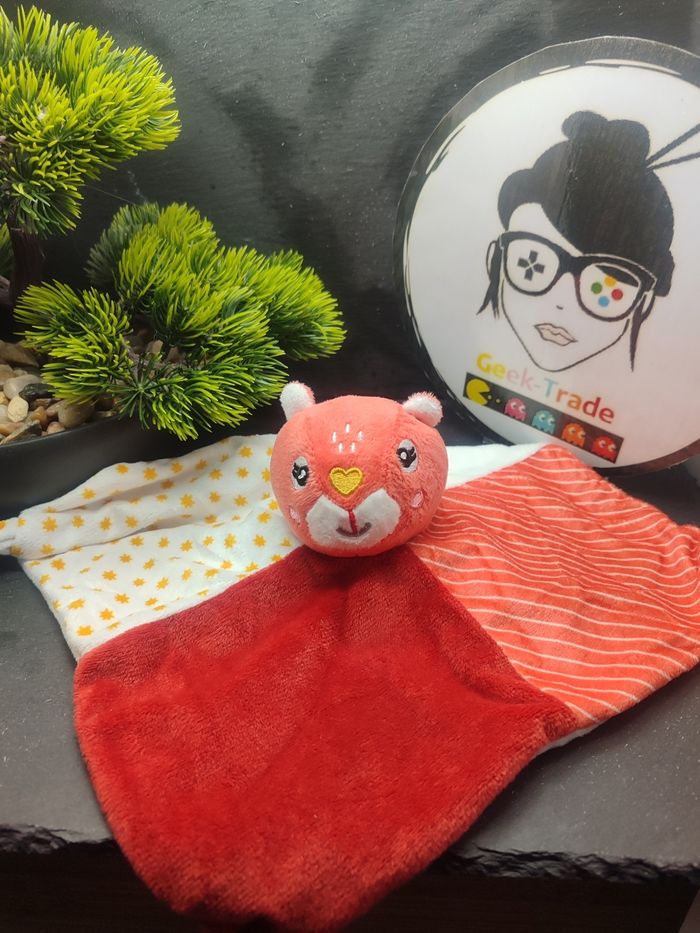 Doudou plat Ecureuil Biche orange blanc rayé étoiles sc consys Jaune Coeur Rayé