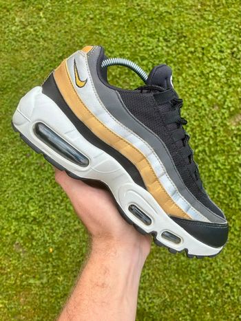Baskets Nike air Max 95 gold black noir pointure 39 très bon état
