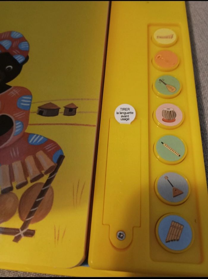 Livre sonore petit ours brun découvre les musiques du monde neuf - photo numéro 3