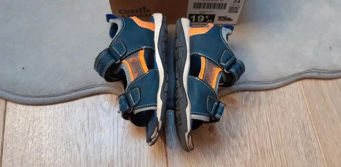 Sandales/ nu-pieds "Charlie & friends" Pointure 24 - photo numéro 2