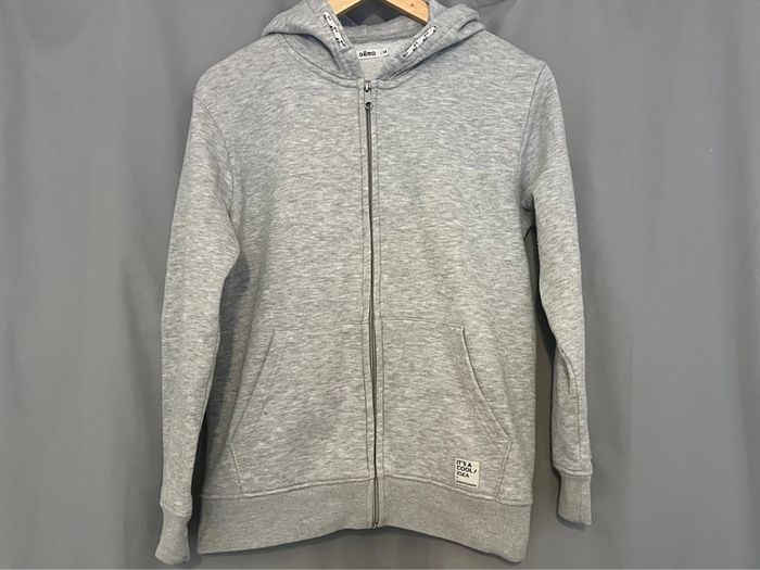 Gilet gris gémo 14 ans