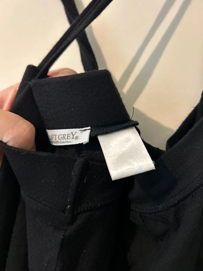 Robe noire à bretelles - photo numéro 2