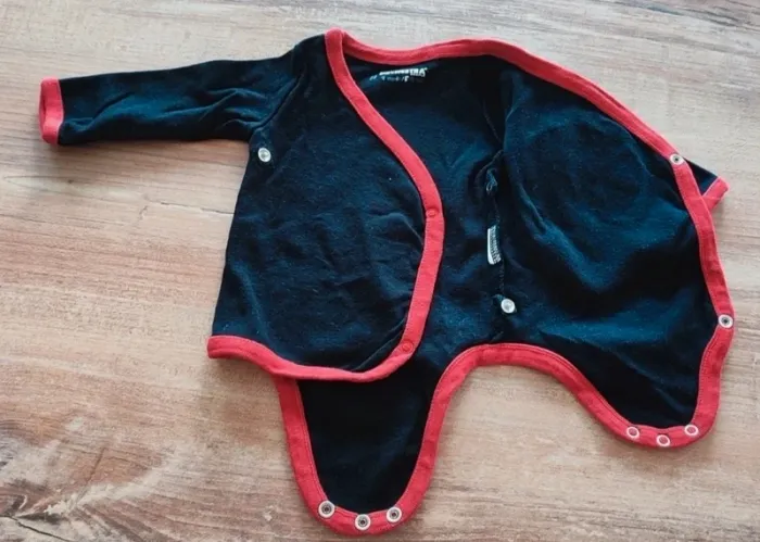 Lot de 5 bodies parfait état taille 1 mois - photo numéro 7