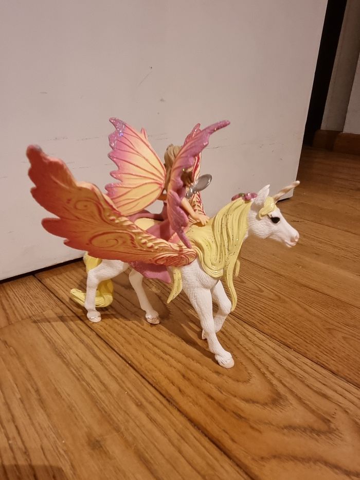 Fée Feya et une licorne ailée - photo numéro 3