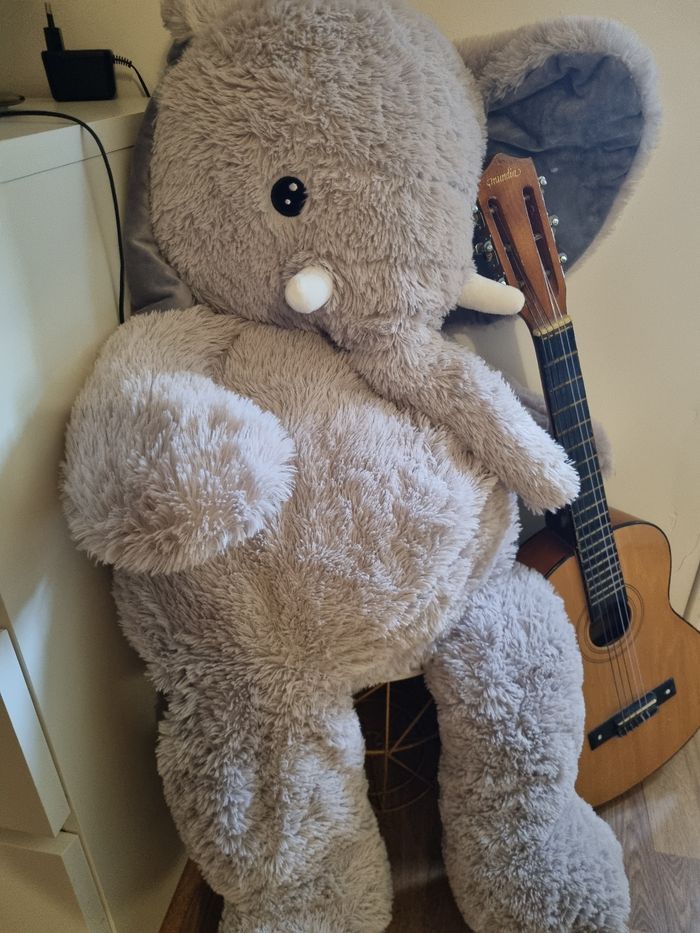 Grosse peluche Éléphant