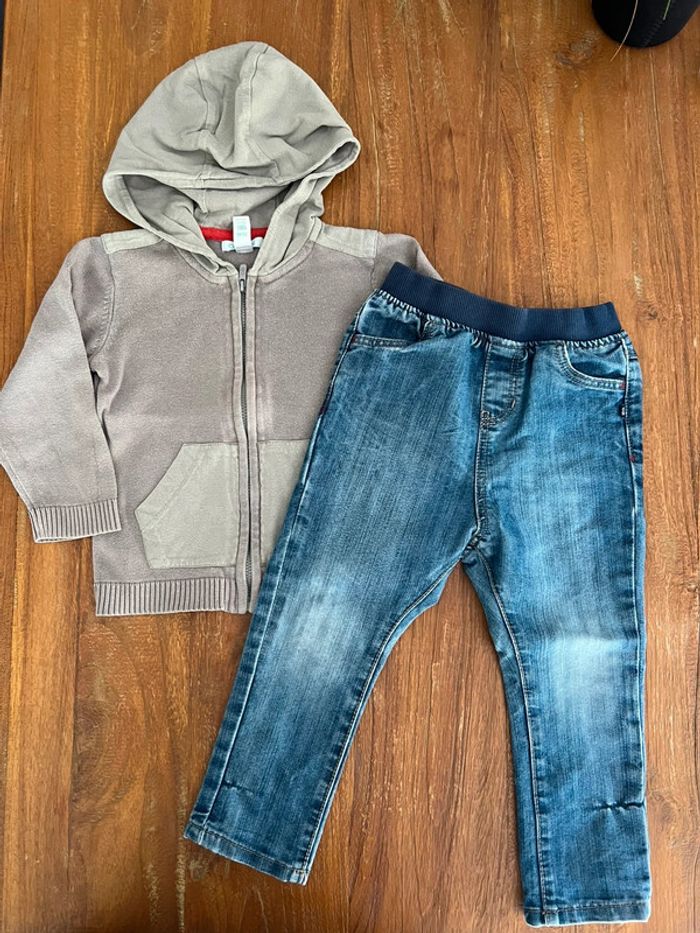 Ensemble jean et gilet marque Obaïbi 23 mois