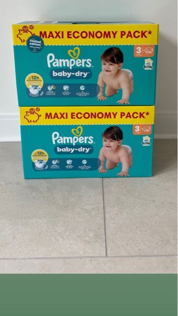 Couche  Pampers taille 3 neuf 