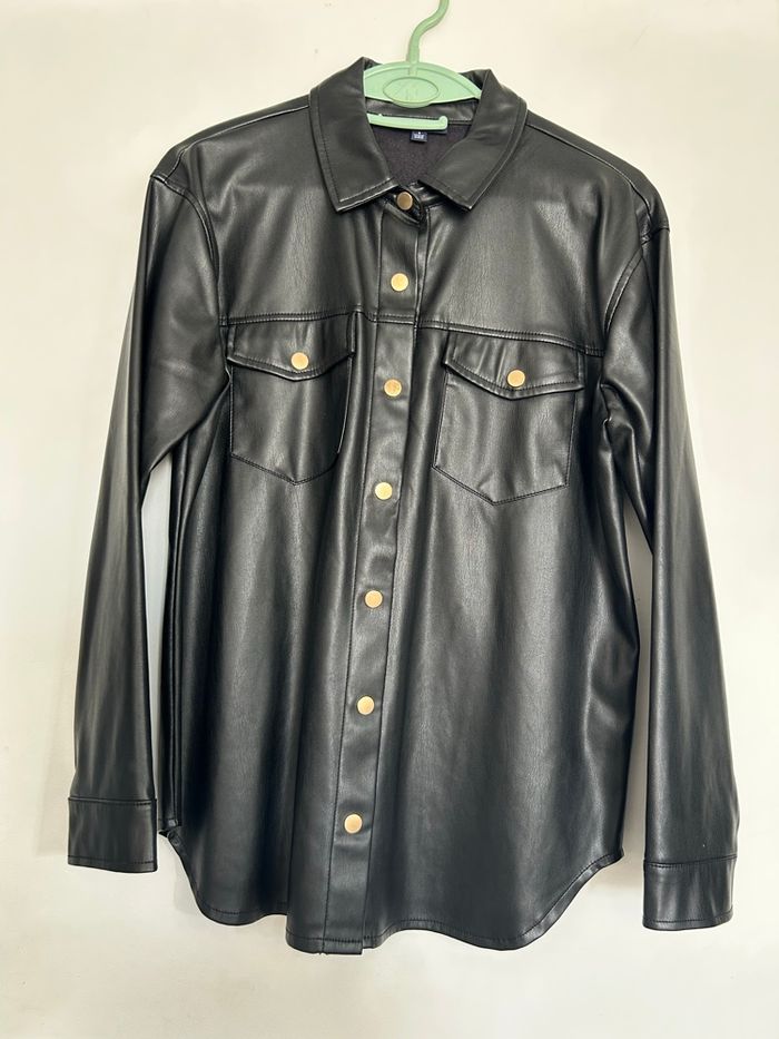 Chemise en similicuir