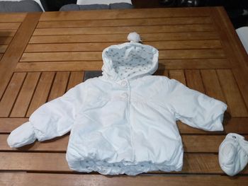 Joli blouson T 9 mois