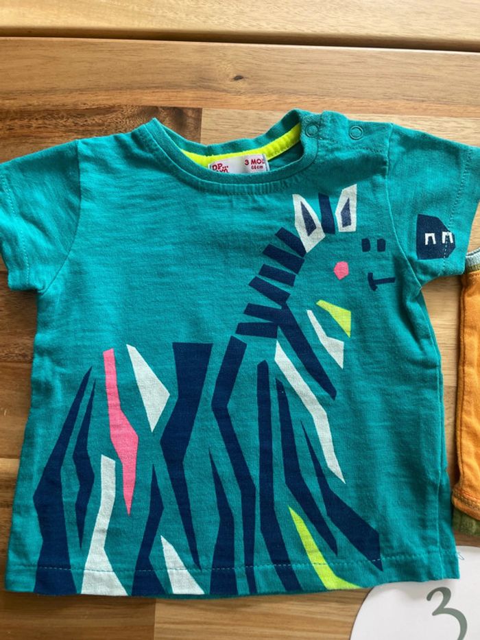 2 t shirt du pareil au même 3 mois - photo numéro 5