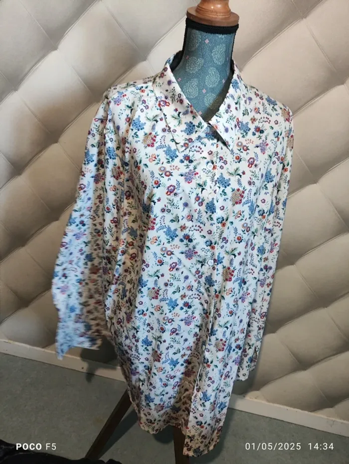 Chemise taille 5XL/ 56 manches longues Fleurie  bouton - photo numéro 7