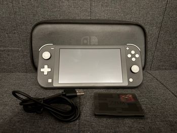 Console Nintendo Switch Lite + Pochette de transport