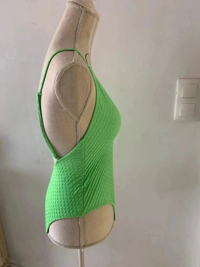 Sublime maillot de bain vert néon décolleté plongeant Undiz taille xs très bon état - photo numéro 4