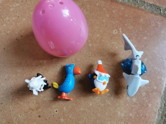 Figurine en plastique thème marin lot de 4