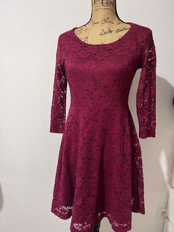 Robe en dentelle bordeaux évasée 38