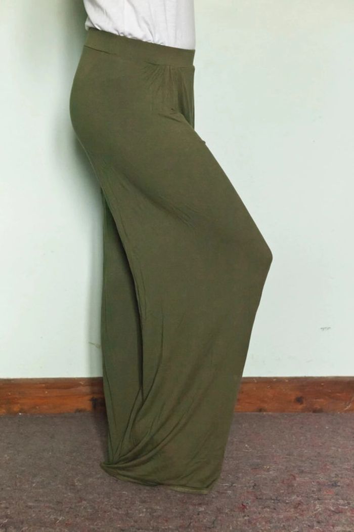 Pantalon fluide et large vert olive - Boohoo