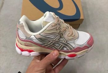 Asics gel nyc rose 33