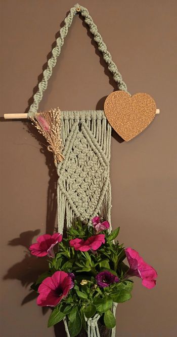 Decoration suspension à plantes Artisanale en macramé 