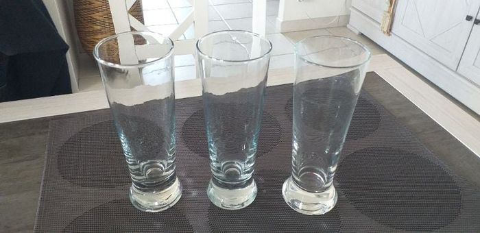 3 grands verres ou 3 petits vases