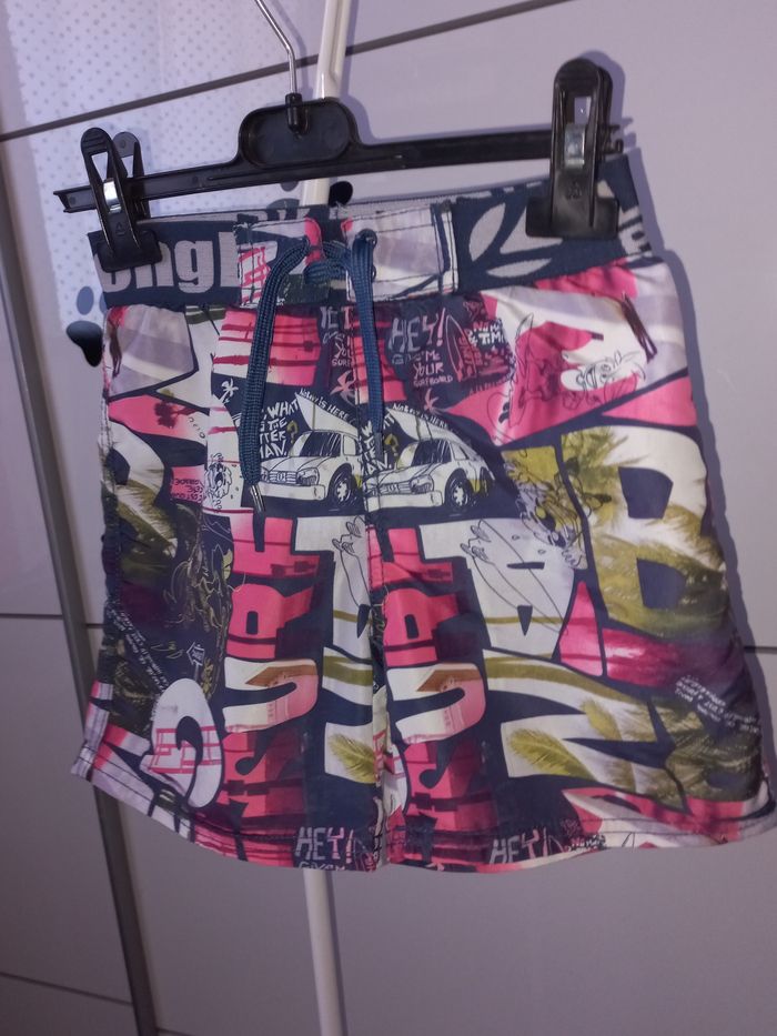 Short de bain Longboard Excellent état Taille 5 ans