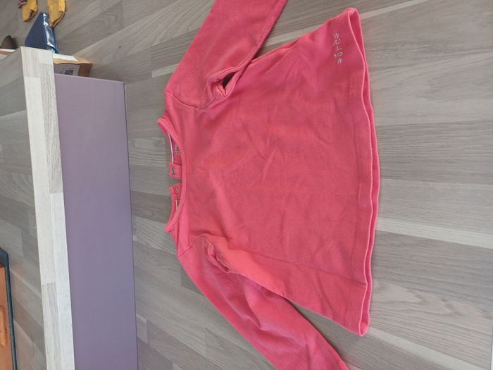 3 tee shirts manches longues pour filles Taille 18 mois - photo numéro 3