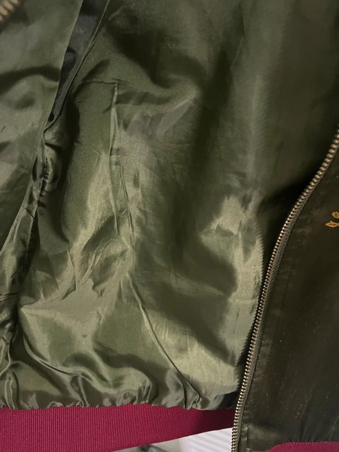 Bomber satin vert kaki avec dessin brodé - photo numéro 7